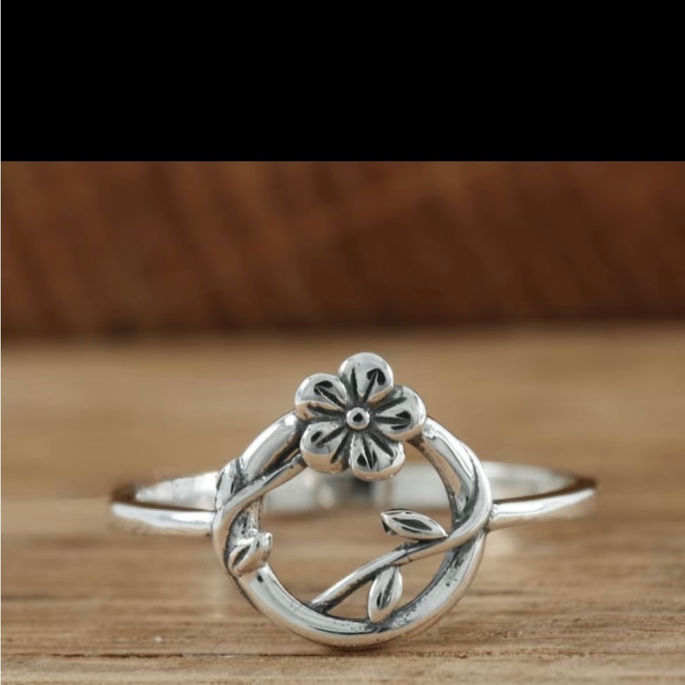 Magnolia floral spring ring - Picture 6 of 8